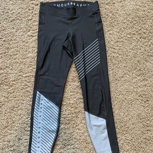 Under Armour leggings only worn once!